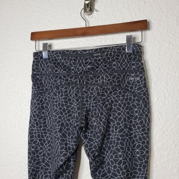 Nike Epic Run Women's Training Cropped Leggings - Picture 4 of 6